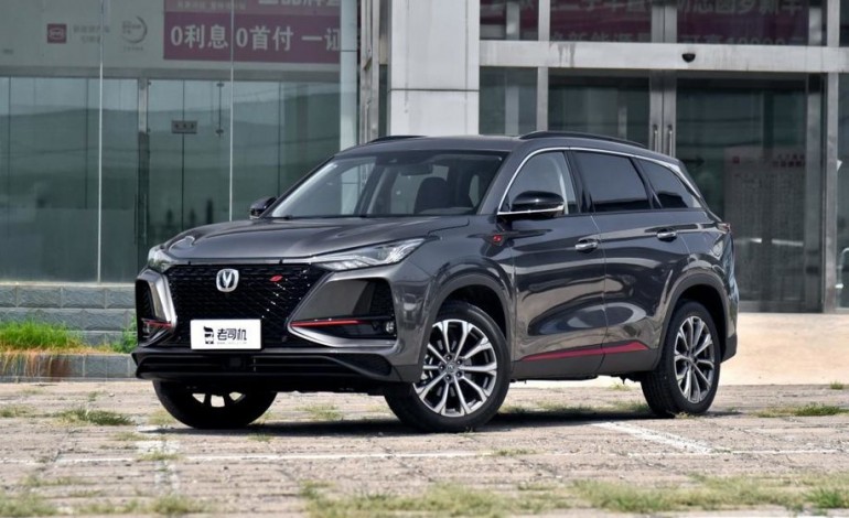 隨扁平化設(shè)計(jì)盛行，長安也更新品牌logo